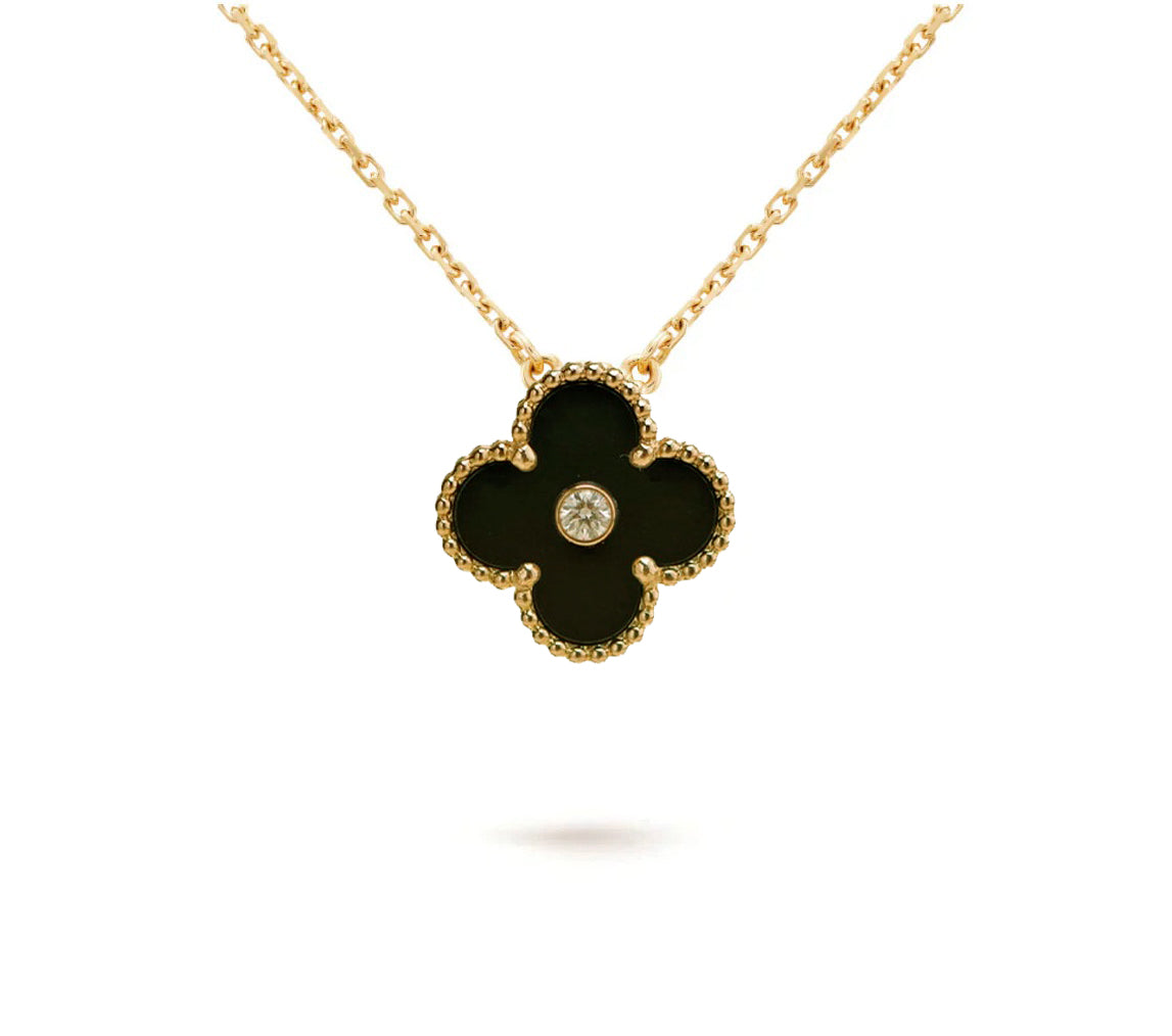 {
  "Elowen jewelsry": "Elowen Schmuck",
  "CHRISTMAS LIMITED EDITION NECKLACE COLLECTION": "LIMITIERTE WEIHNACHTS-HALSKETTENKOLLEKTION"
}