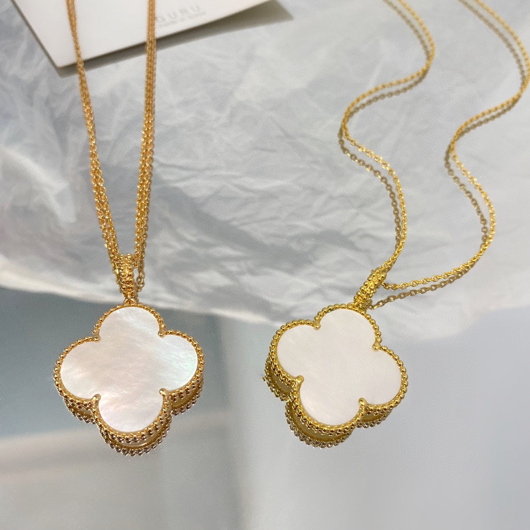 [Elowen jewelsry ]CLOVER 25MM MOP LARGE PENDANT NECKLACE