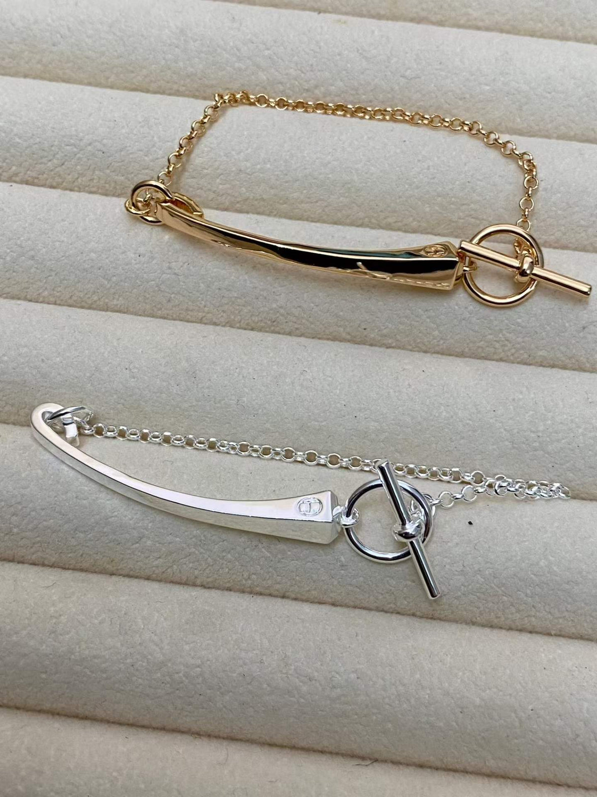 [Elowen jewelsry]スクエアコーンスタッド付きCLOU DE FORGE ブレスレット
