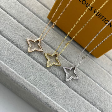 [Elowen Schmuck]HALSKETTE MIT DURCHBROCHENEM VIERBLÄTTRIGEM KLEEBATT