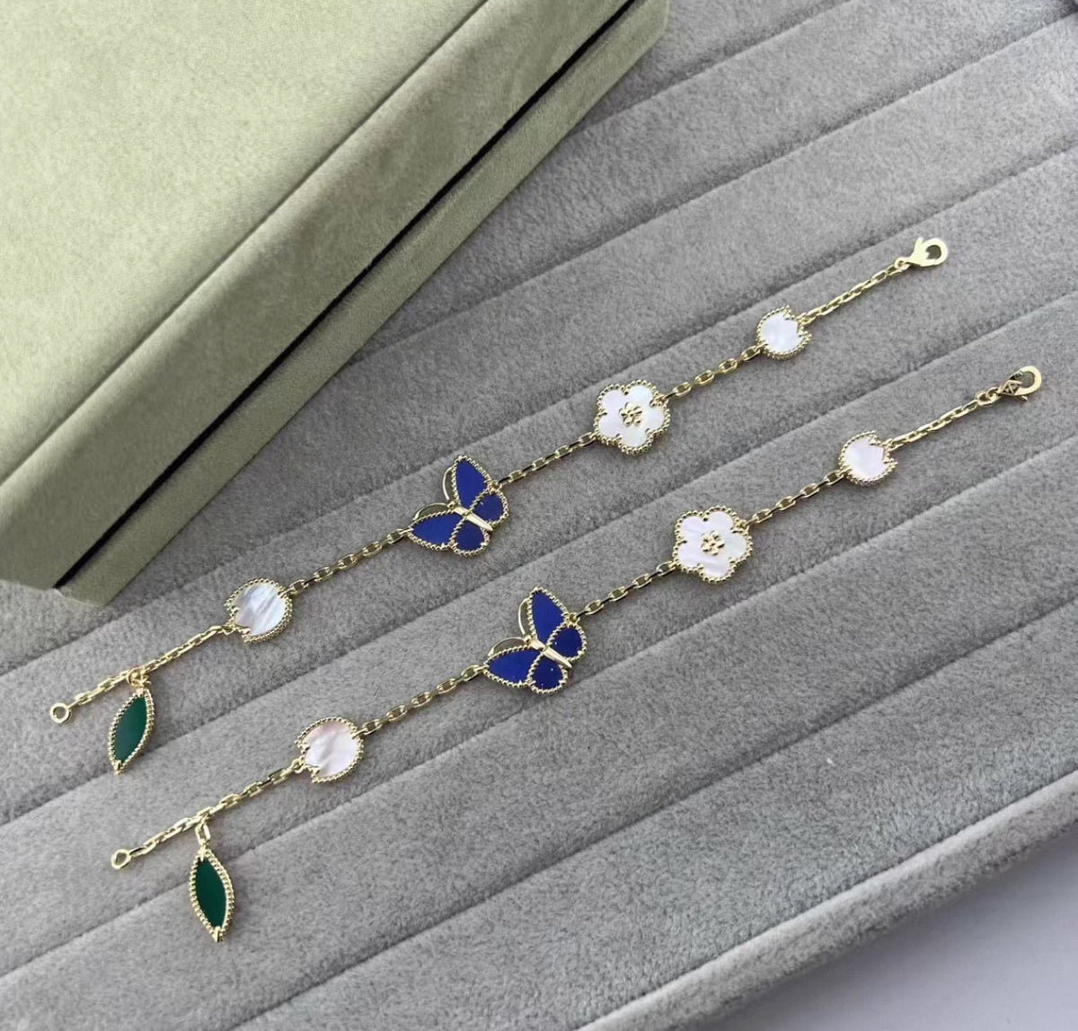 [Elowen Schmuck] LUCKY SPRING ARMBAND AUS GOLD MIT BLAUWSTEIN UND WEISSEM PERLMUTT