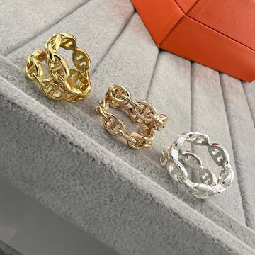 [Elowen Schmuck] DOPPELLAGIGER SCHWEINENASEN-RING IN QUADRATISCHER KOMBINATION MIT GLÄNZENDEM FINISH