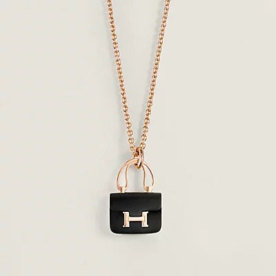 {"Elowen jewelsry": "Elowen ジュエリー", "WOMEN'S HM AMULETTES CONSTANCE PENDANT NECKLACE": "レディース HM アミュレット コンスタンス ペンダントネックレス"}