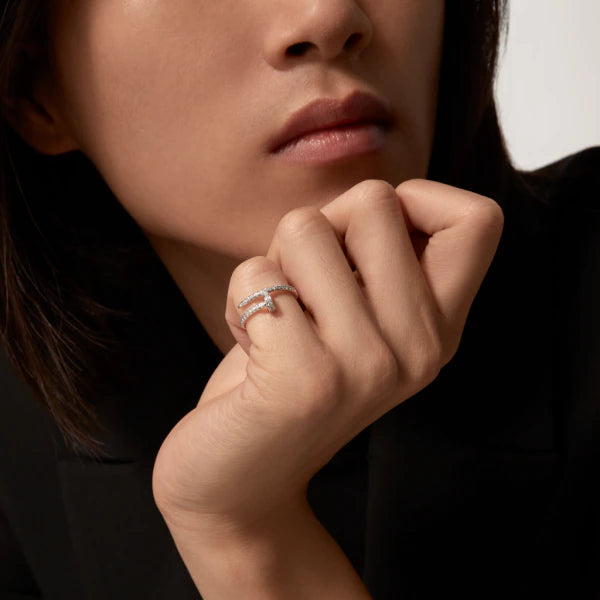 {
  "Elowen jewelsry": "Elowen ジュエリー",
  "JUSTE RING 1.8MM SILVER DIAMONDS": "JUSTE リング 1.8mm シルバー ダイヤモンド"
}