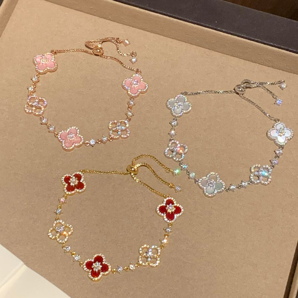 [Elowen jewelsry ]クローバー 5モチーフ ピンク・ブルー・レッド・ホワイト ブレスレット