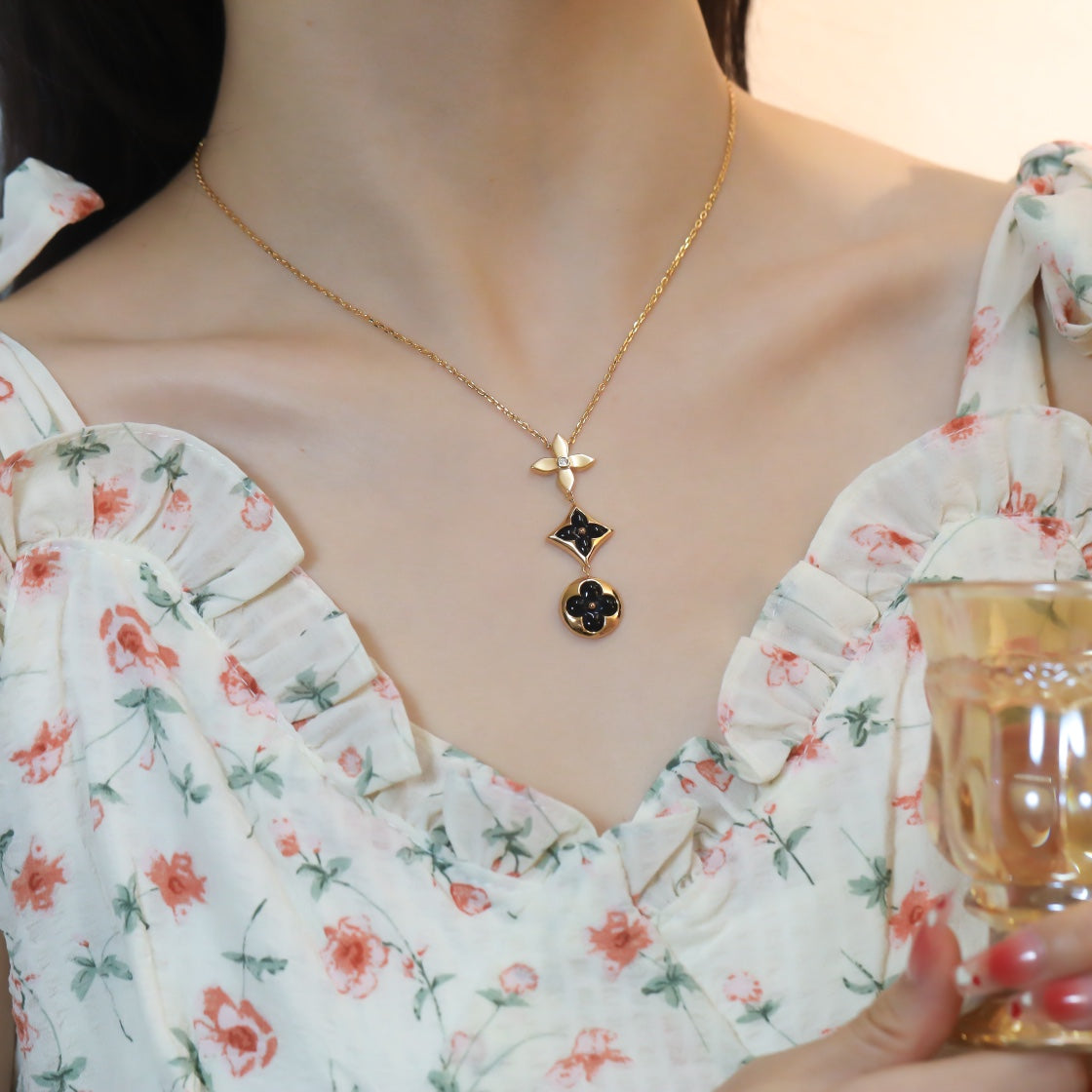 [Elowen Schmuck] STERNE UND SONNE ONYX ROSÉGOLD-HALSKETTE