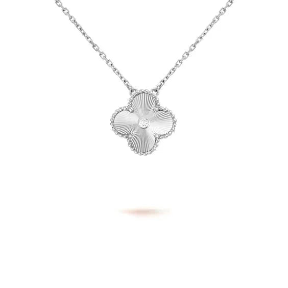 [Elowen Schmuck] CLOVER 15MM DIAMANT LASER HALSKETTE SILBER