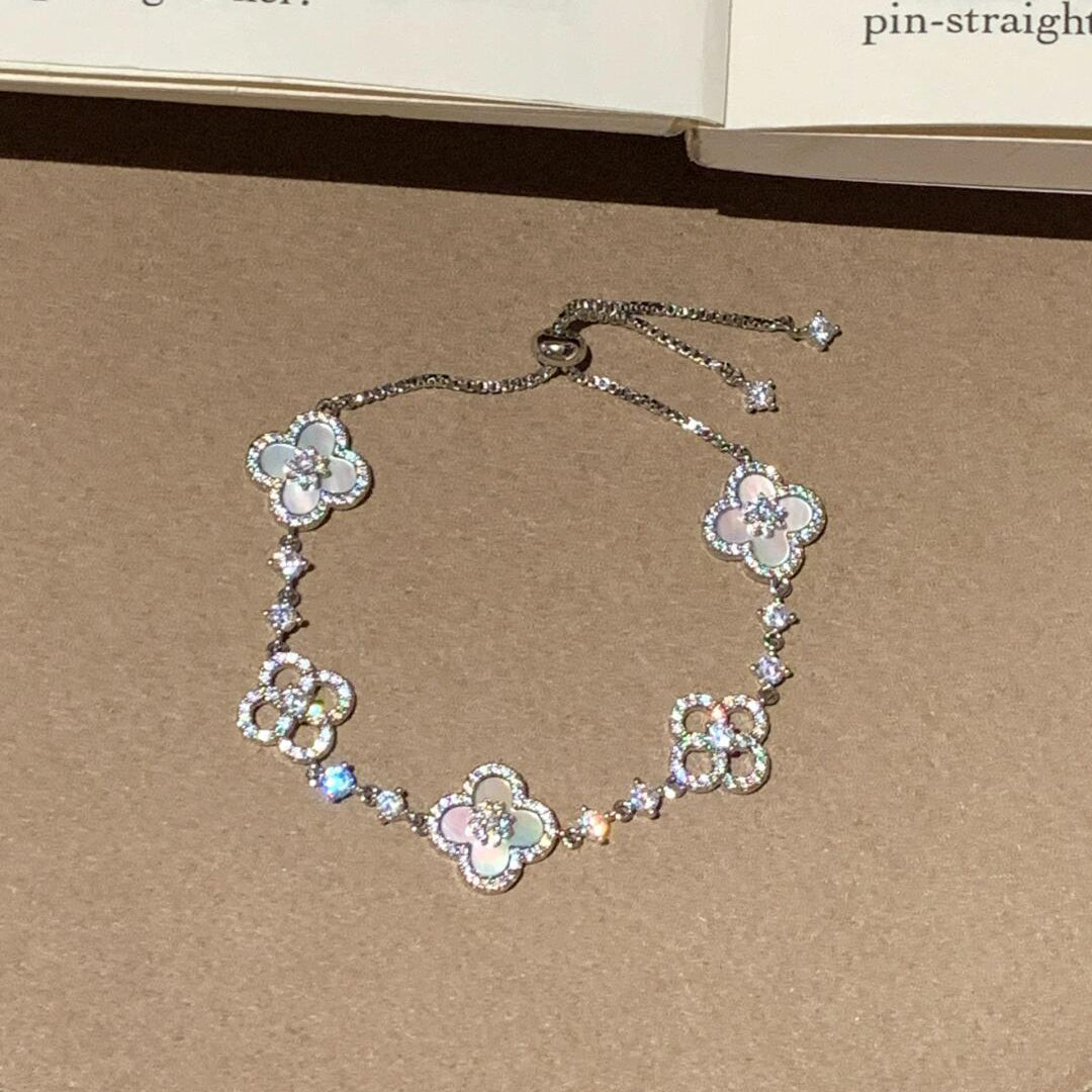 [Elowen jewelsry ]クローバー 5モチーフ ピンク・ブルー・レッド・ホワイト ブレスレット