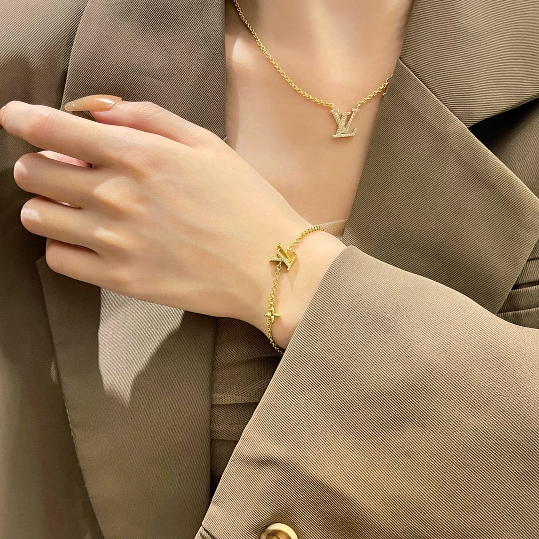 [Elowen jewelsry ]GOLDARMBAND MIT STERNMOTIV