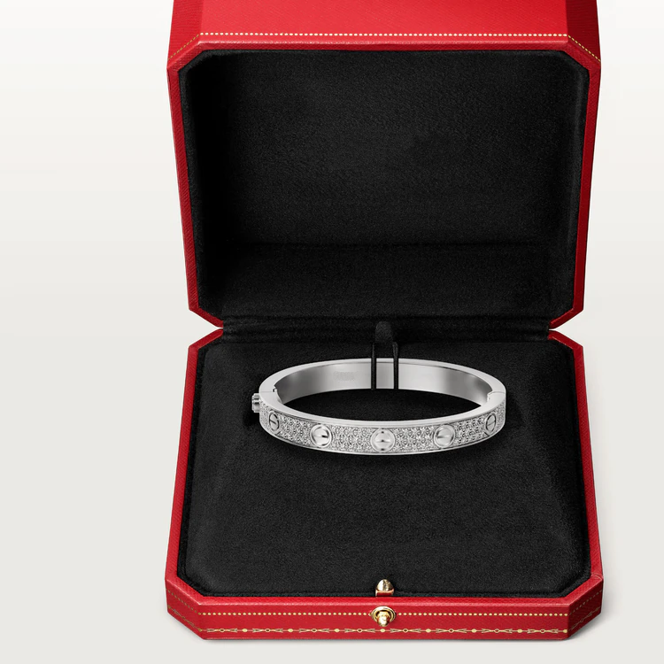 {
  "Elowen jewelsry": "Elowen ジュエリー",
  "LOVE BRACELET 6.1MM DIAMOND-PAVED": "LOVE ブレスレット 6.1mm ダイヤモンドパヴェ"
}