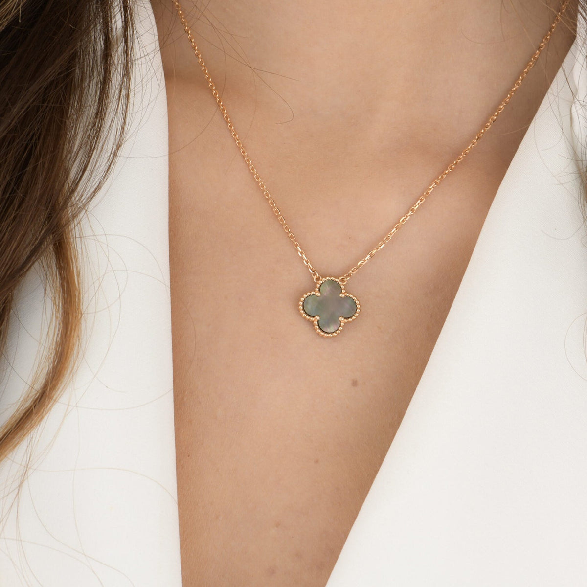 [Elowen jewelsry ]CLOVER 15MM  GRAY MOTHER OF PEARL NECKLACE