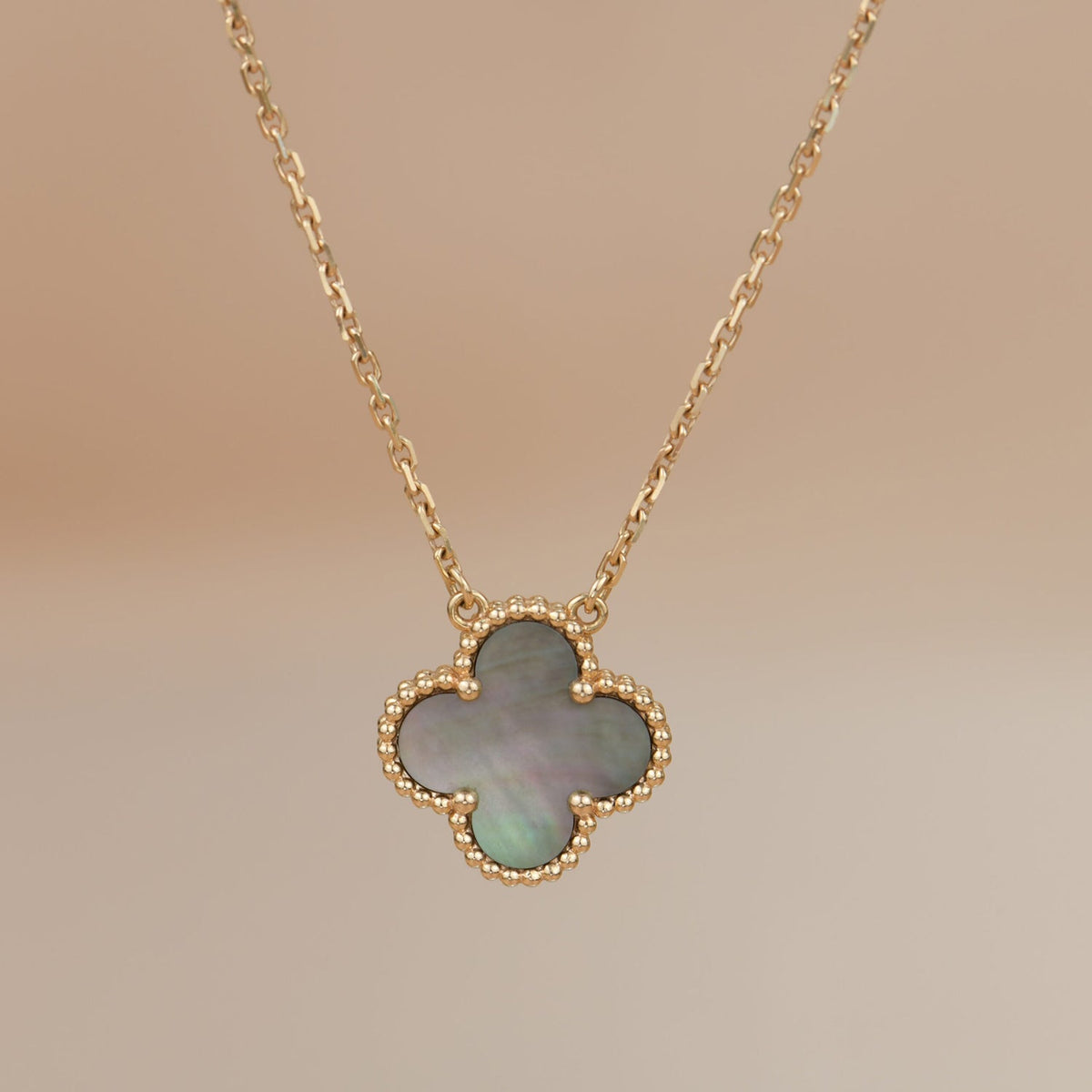 [Elowen jewelsry ]CLOVER 15MM  GRAY MOTHER OF PEARL NECKLACE