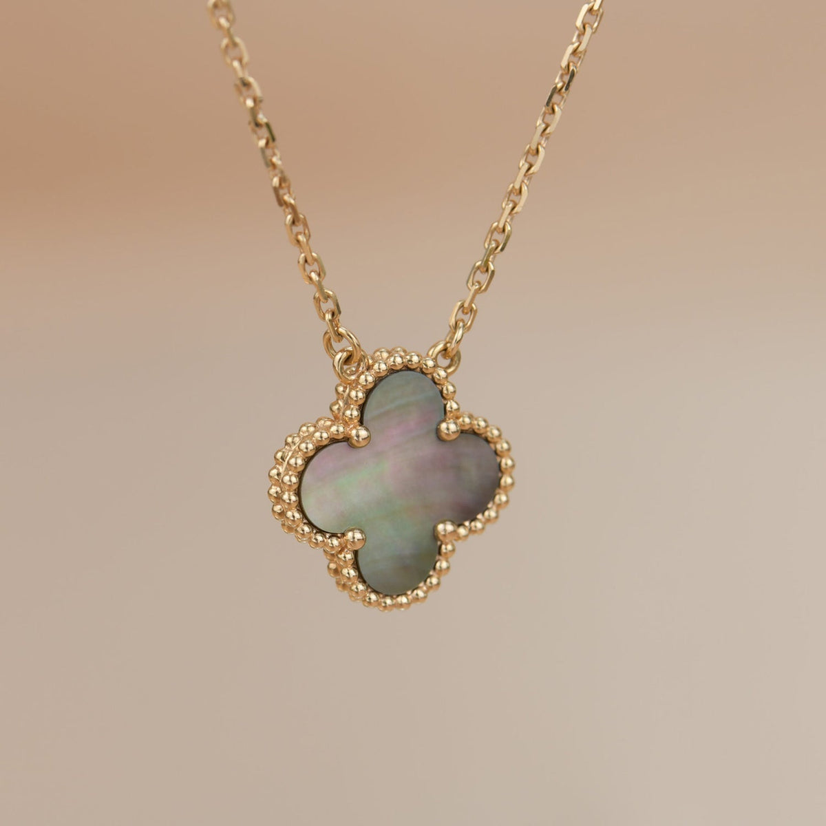 [Elowen jewelsry ]CLOVER 15MM  GRAY MOTHER OF PEARL NECKLACE