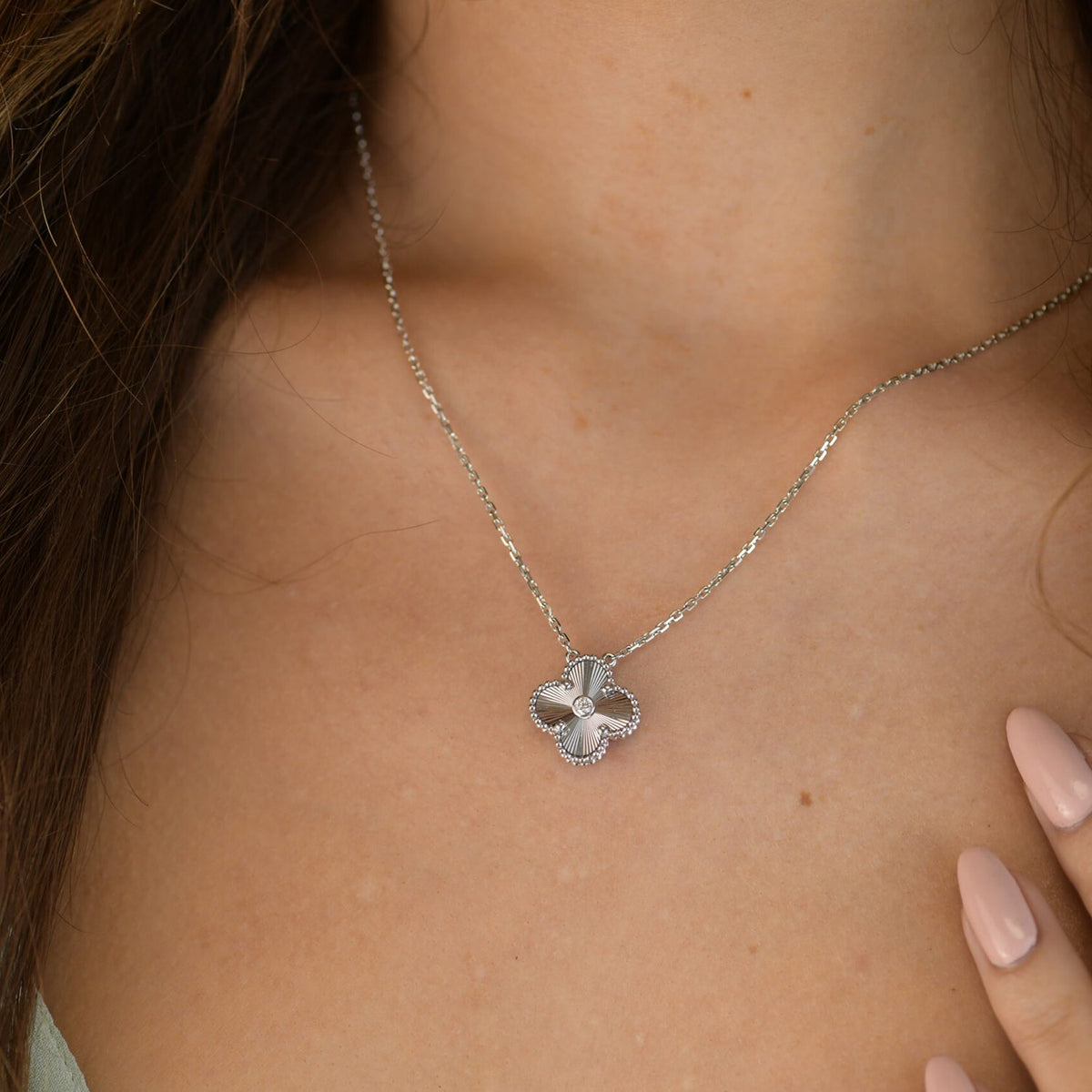 [Elowen Schmuck] CLOVER 15MM DIAMANT LASER HALSKETTE SILBER