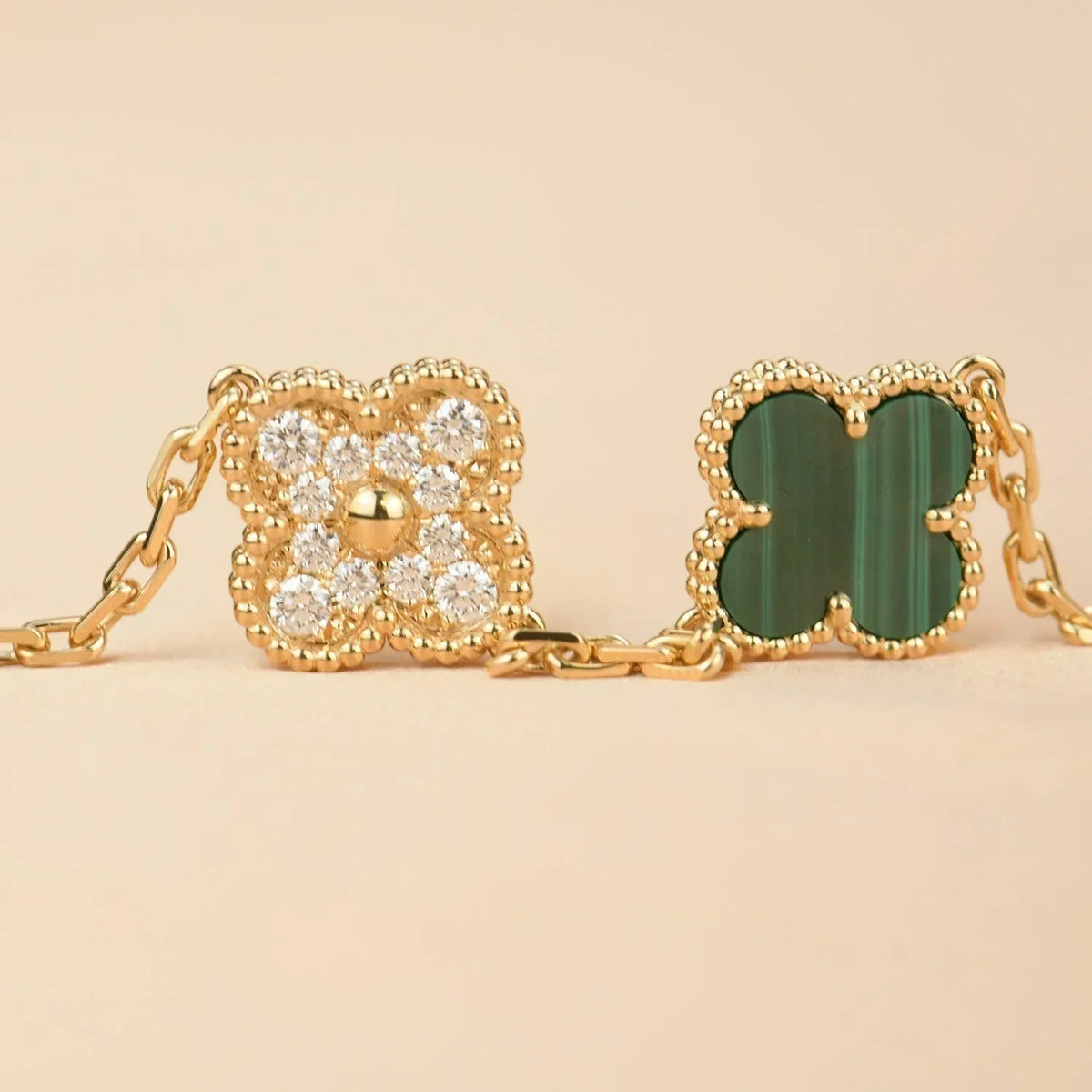 [Elowen Schmuck] CLOVER 5-MOTIV MALACHIT-ARMBAND KOLLEKTION
