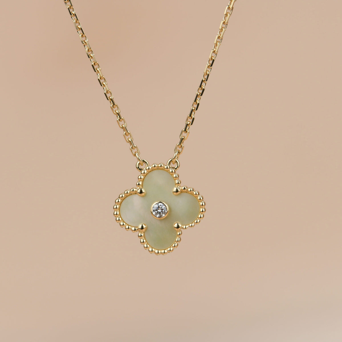 [Elowen Schmuck] CLOVER 15-MM-HALSKETTE AUS GOLD MIT DIAMANTEN UND PERLMUTT
