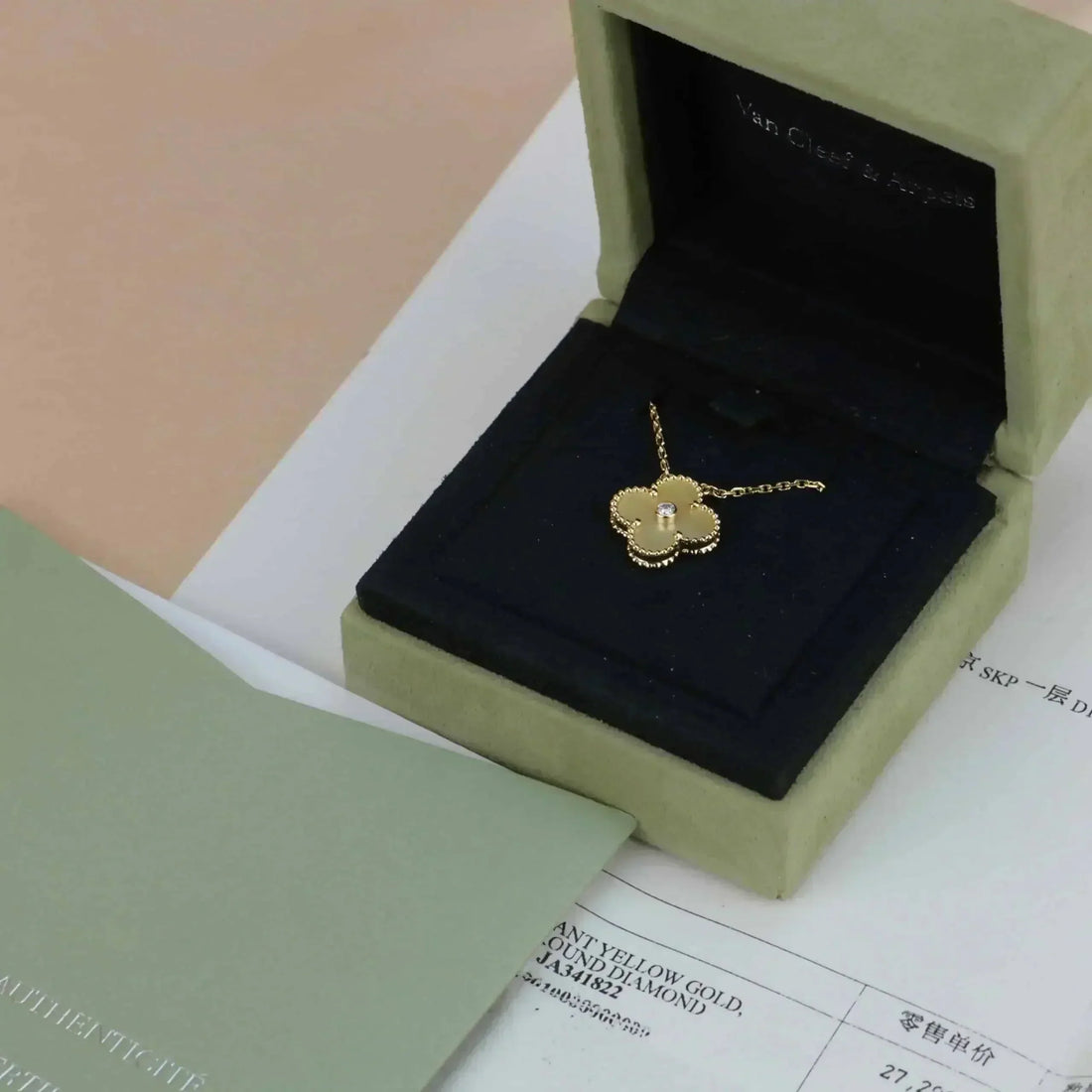 [Elowen jewelsry ]CLOVER 15MM DIAMOND GOLD MOTHER OF PEARL NECKLACE