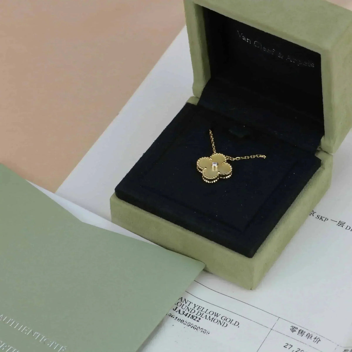 [Elowen Schmuck] CLOVER 15-MM-HALSKETTE AUS GOLD MIT DIAMANTEN UND PERLMUTT