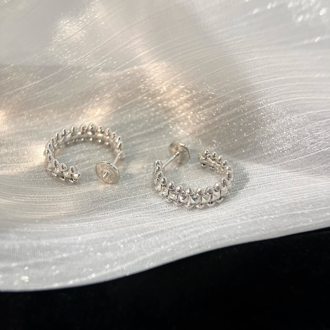{
  "Elowen jewelsry": "Elowen ジュエリー",
  "CLASH SMALL HOOP EARRINGS": "クラッシュ スモール フープピアス"
}