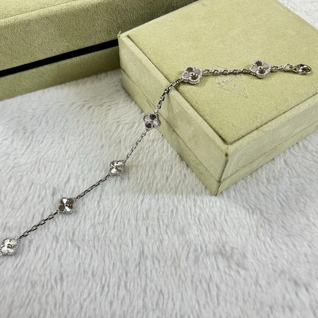 [Elowen jewelsry ]クローバー 6モチーフ ダイヤモンドブレスレット