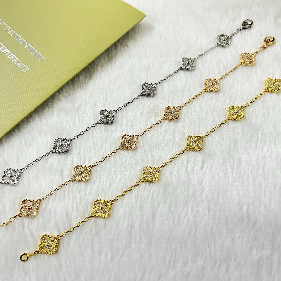 [Elowen Schmuck] CLOVER ARMBAND MIT 6 DIAMANTMOTIVEN