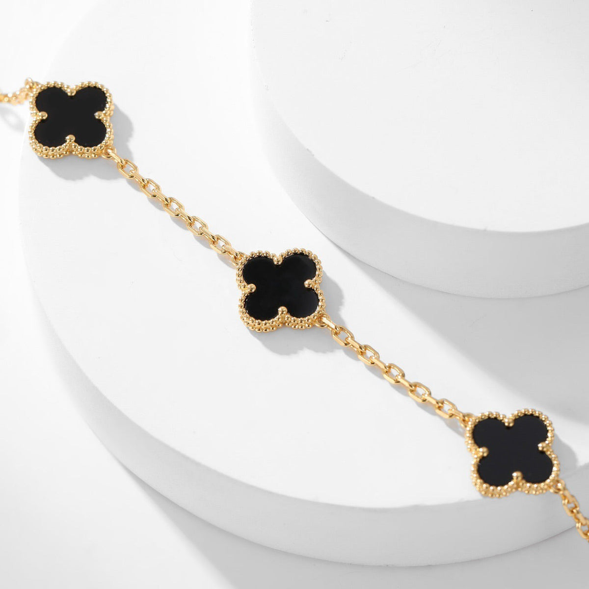 [Elowen jewelsry ]CLOVER HALSKETTE MIT 10 ONYX-MOTIVEN
