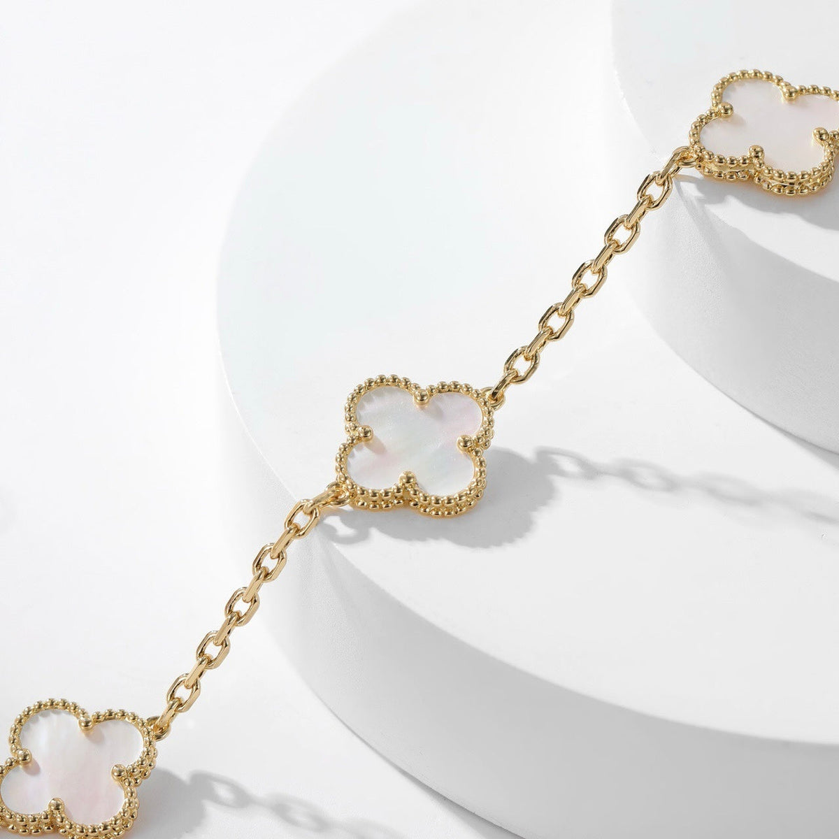 {"[Elowen jewelsry ]CLOVER 10 MOTIFS WHITE MOTHER OF PEARL NECKLACE": "【Elowen jewelry】クローバー 10モチーフ ホワイトマザーオブパール ネックレス"}