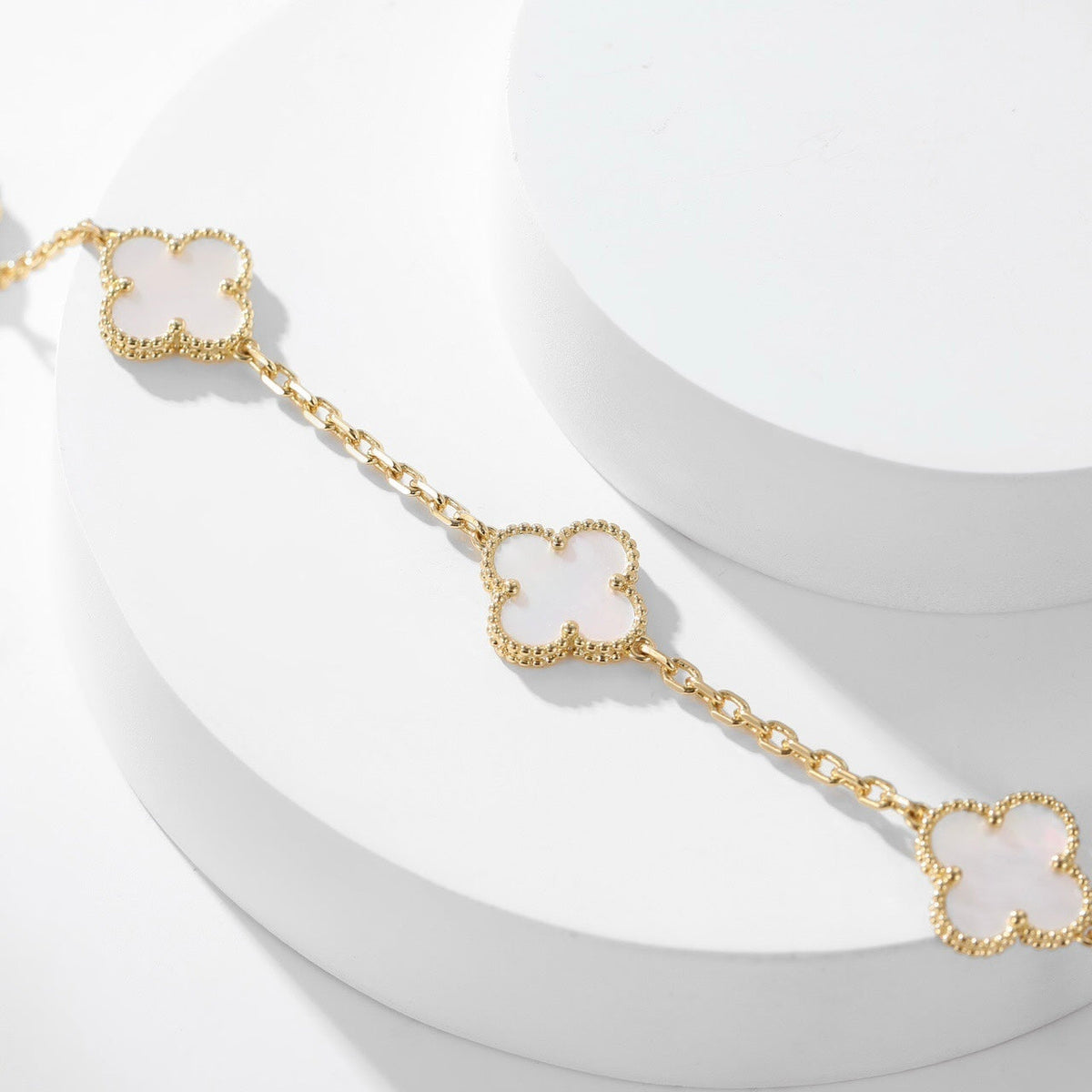 {"[Elowen jewelsry ]CLOVER 10 MOTIFS WHITE MOTHER OF PEARL NECKLACE": "【Elowen jewelry】クローバー 10モチーフ ホワイトマザーオブパール ネックレス"}