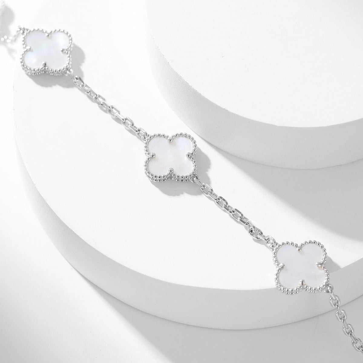 {"[Elowen jewelsry ]CLOVER 10 MOTIFS WHITE MOTHER OF PEARL NECKLACE": "【Elowen jewelry】クローバー 10モチーフ ホワイトマザーオブパール ネックレス"}