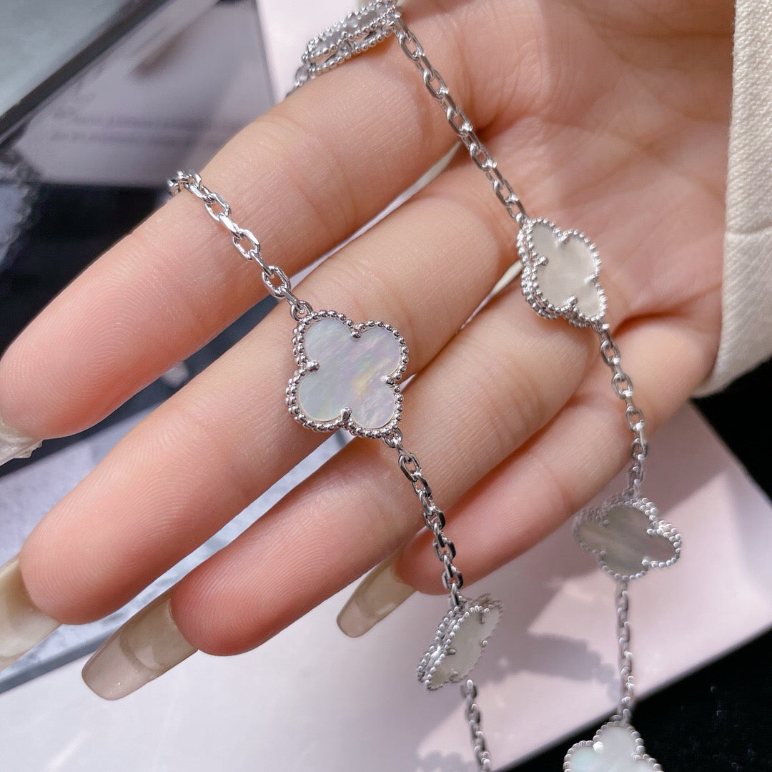 {"[Elowen jewelsry ]CLOVER 10 MOTIFS WHITE MOTHER OF PEARL NECKLACE": "【Elowen jewelry】クローバー 10モチーフ ホワイトマザーオブパール ネックレス"}