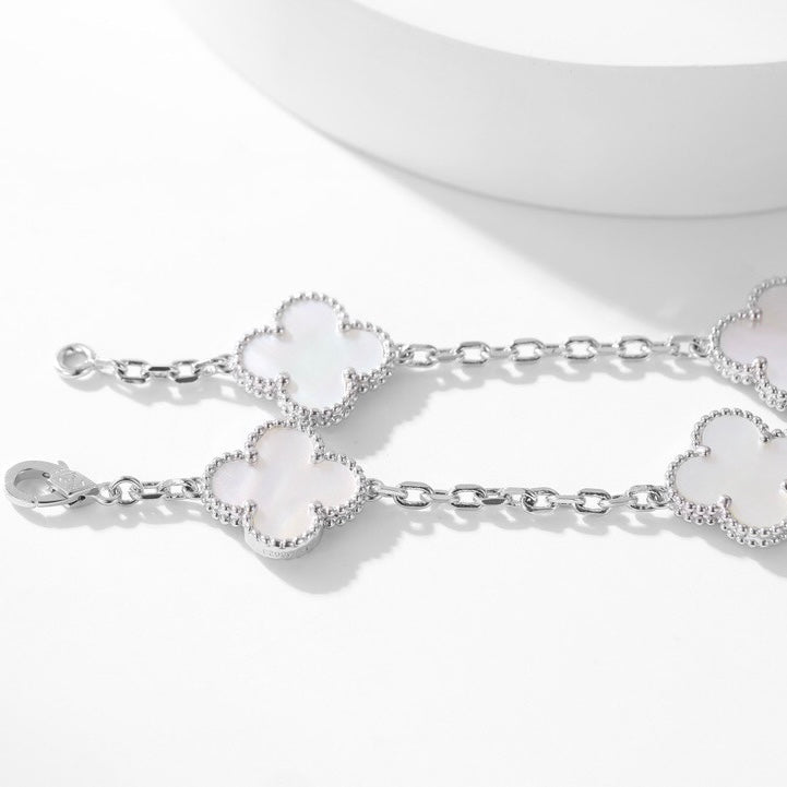 {"[Elowen jewelsry ]CLOVER 10 MOTIFS WHITE MOTHER OF PEARL NECKLACE": "【Elowen jewelry】クローバー 10モチーフ ホワイトマザーオブパール ネックレス"}