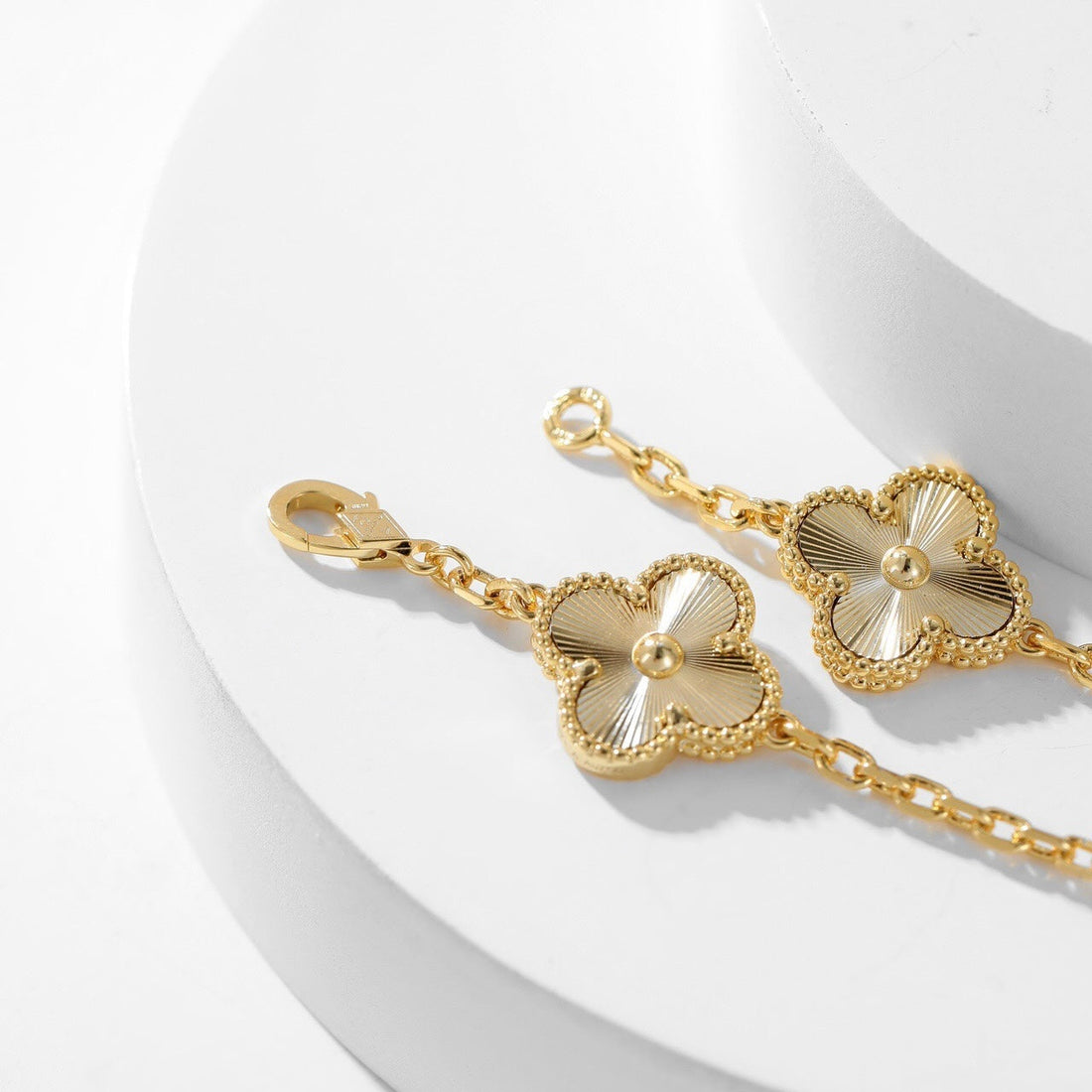 [Elowen jewelsry ]CLOVER 10 MOTIFS LASER NECKLACE