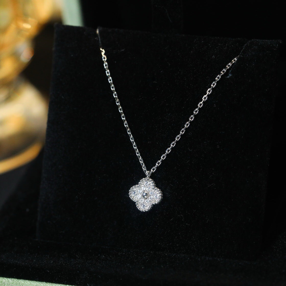 [Elowen Schmuck] CLOVER MINI 9,5 MM DIAMANT-HALSKETTE MIT ANHÄNGER