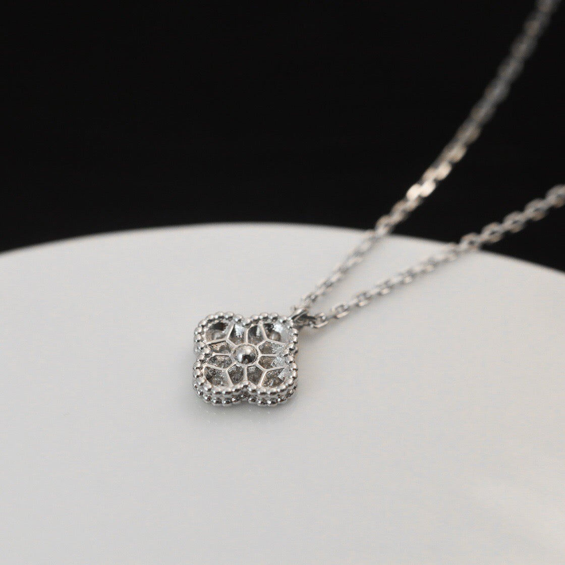 [Elowen Schmuck] CLOVER MINI 9,5 MM DIAMANT-HALSKETTE MIT ANHÄNGER