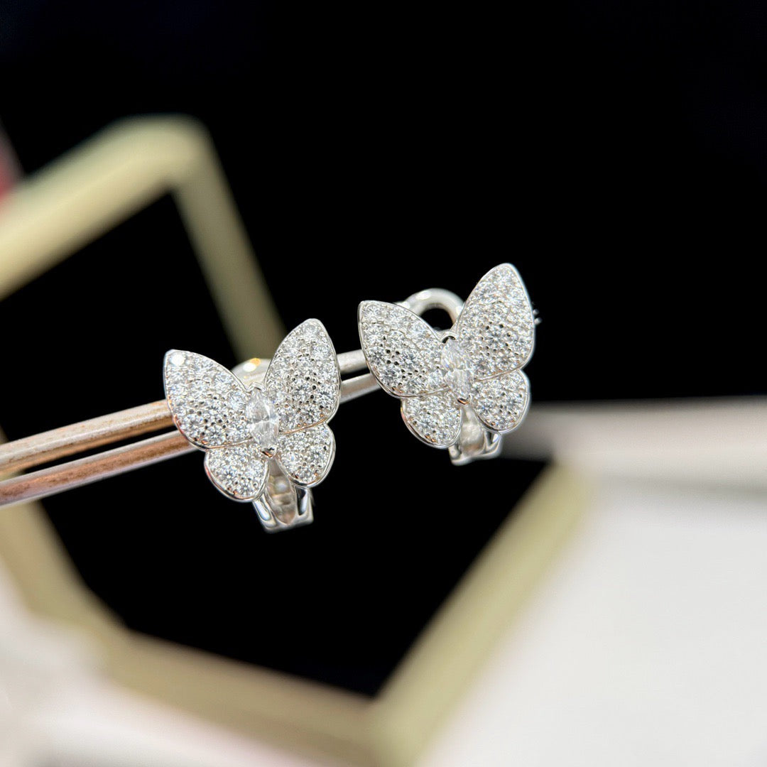 {
  "Elowen jewelsry": "Elowen ジュエリー",
  "BUTTERFLY ALL DIAMOND EARRINGS": "バタフライ オールダイヤモンドピアス"
}