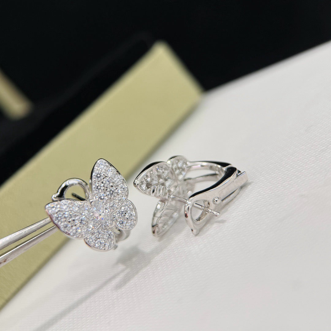 {
  "Elowen jewelsry": "Elowen ジュエリー",
  "BUTTERFLY ALL DIAMOND EARRINGS": "バタフライ オールダイヤモンドピアス"
}