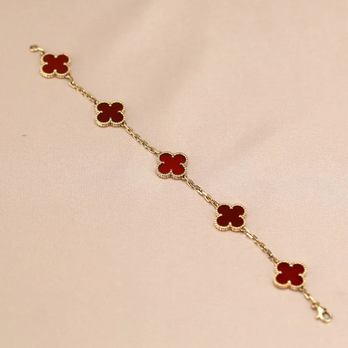 [Elowen jewelsry ] CLOVER 5 MOTIF RED CORNELIAN BRACELET COLLECTION