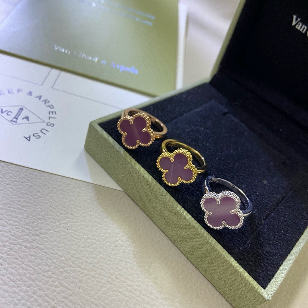 {
  "Elowen jewelsry": "Elowen Schmuck",
  "CLOVER  PURPLE VIOLET RING": "KLEEBLATT VIOLETT RING"
}
