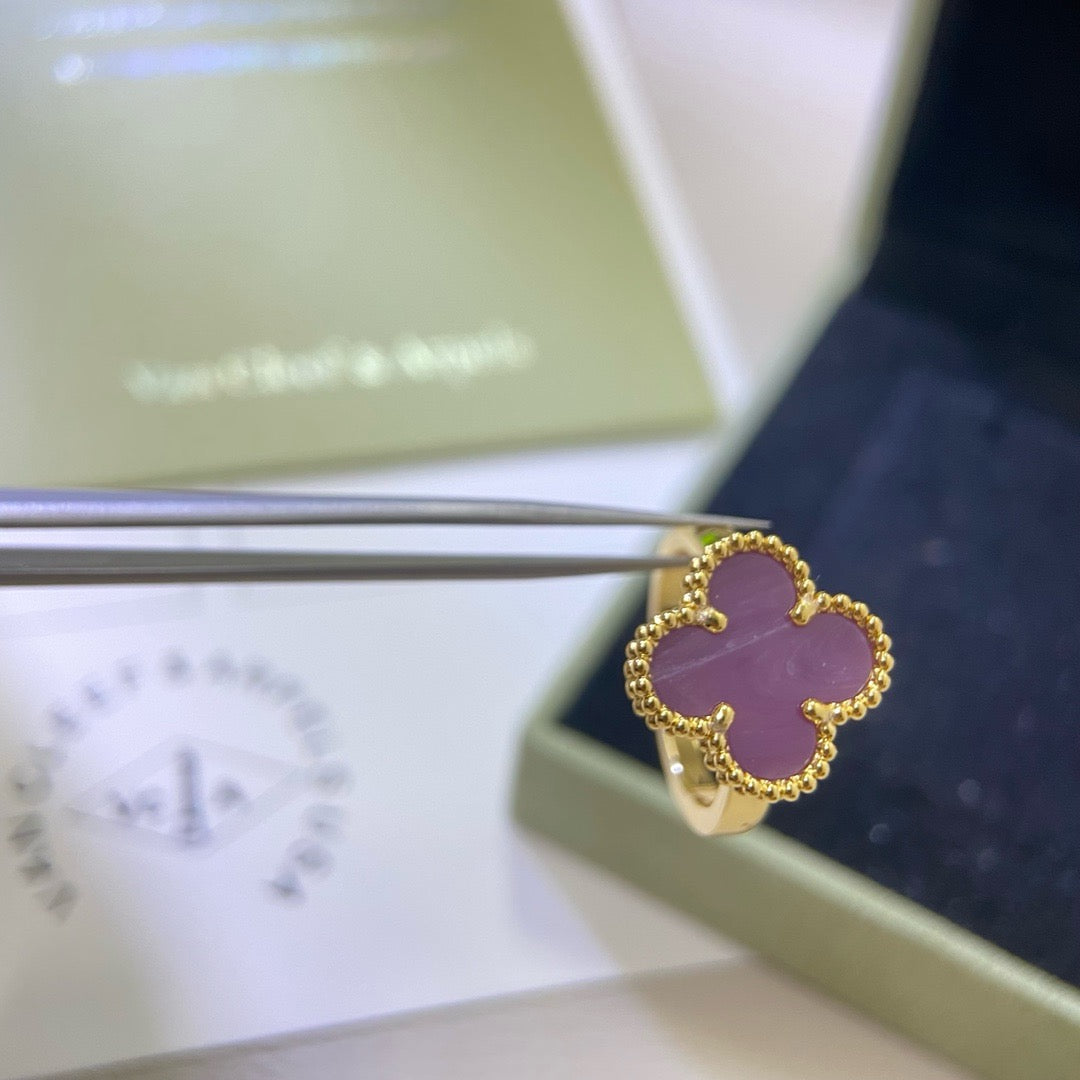 {
  "Elowen jewelsry": "Elowen Schmuck",
  "CLOVER  PURPLE VIOLET RING": "KLEEBLATT VIOLETT RING"
}