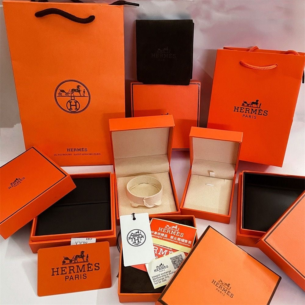 {
"Elowen jewelsry ": "Elowen ジュエリー",
"HM BRACELET NECKLACE RING BOX GIFT BAG": "HM ブレスレット ネックレス リング用ギフトボックス・バッグ"
}