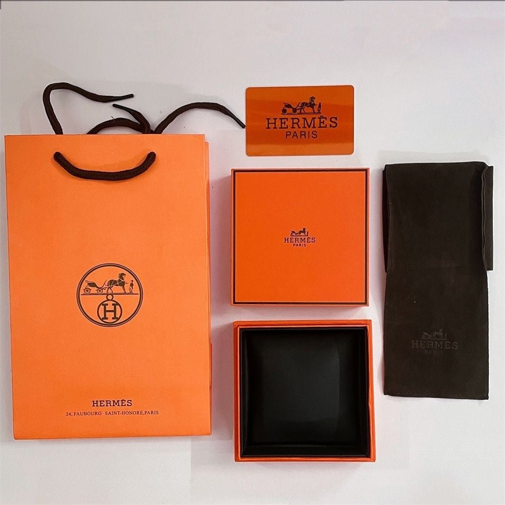 {
"Elowen jewelsry ": "Elowen ジュエリー",
"HM BRACELET NECKLACE RING BOX GIFT BAG": "HM ブレスレット ネックレス リング用ギフトボックス・バッグ"
}