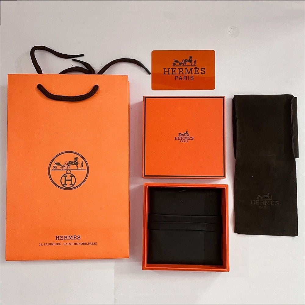 {
"Elowen jewelsry ": "Elowen ジュエリー",
"HM BRACELET NECKLACE RING BOX GIFT BAG": "HM ブレスレット ネックレス リング用ギフトボックス・バッグ"
}