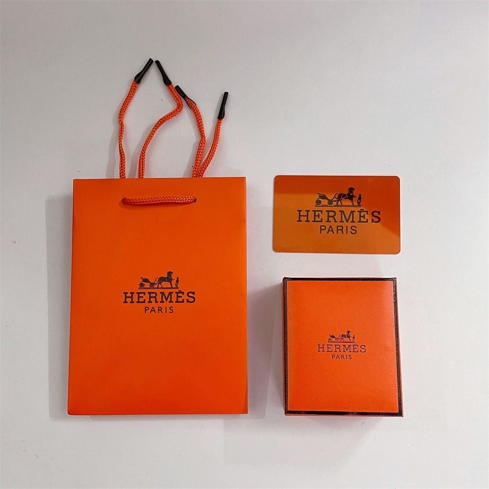 {
"Elowen jewelsry ": "Elowen ジュエリー",
"HM BRACELET NECKLACE RING BOX GIFT BAG": "HM ブレスレット ネックレス リング用ギフトボックス・バッグ"
}