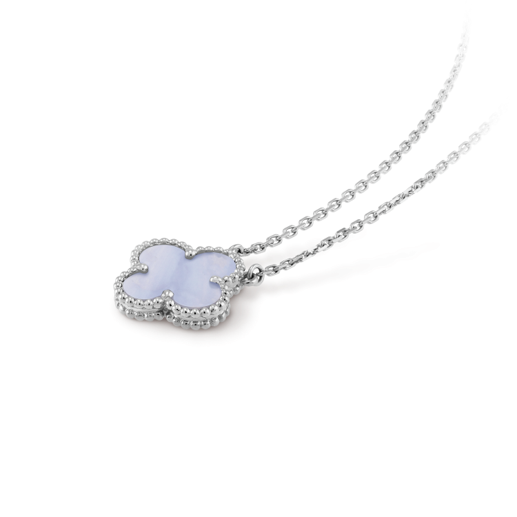 [Elowen jewelsry ]CLOVER 15MM BLUE CHALCEDONY NECKLACE SILVER
