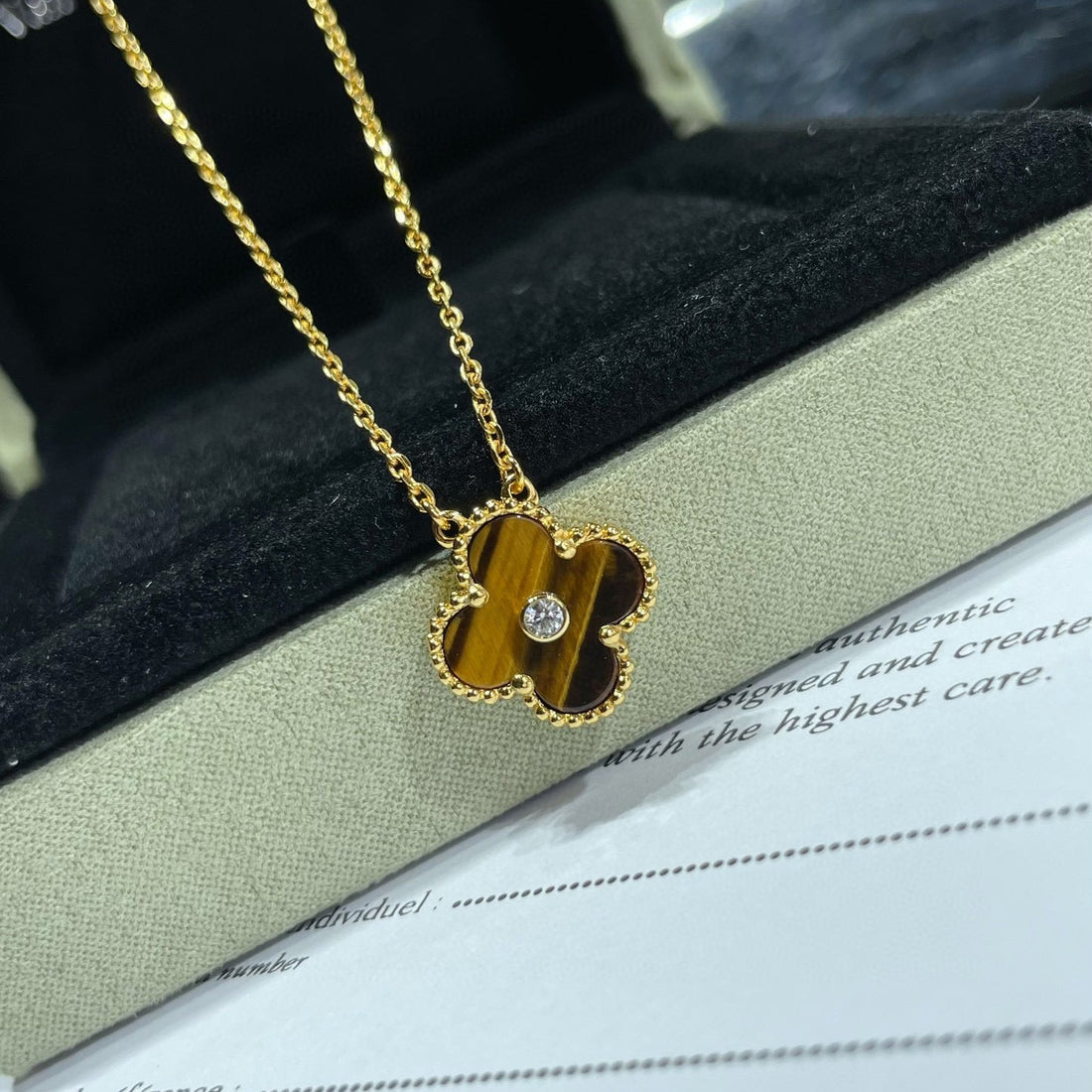 [Elowen jewelsry ]CLOVER 15MM DIAMOND AND YELLOW TIGER'S EYE AGATE necklace