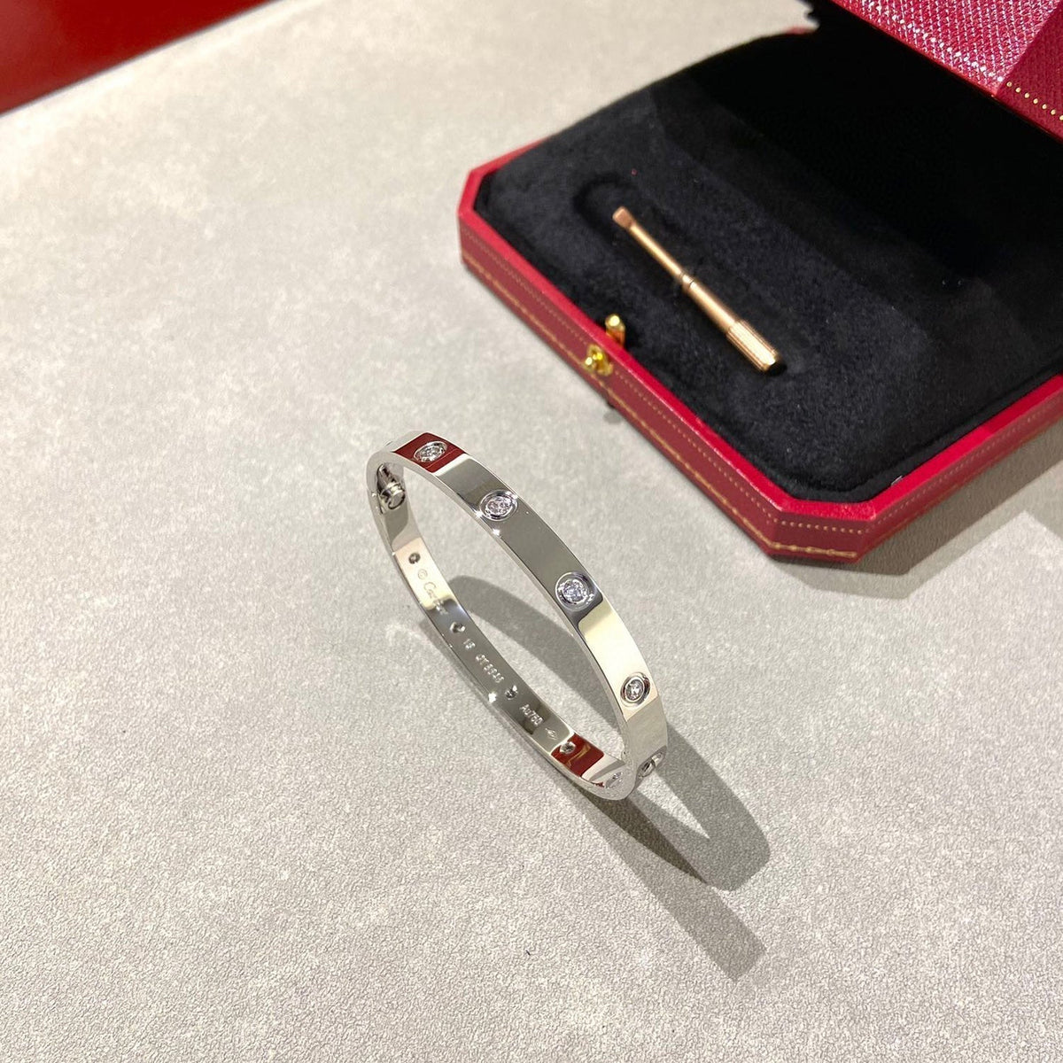 {
"Elowen jewelsry ": "Elowen Schmuck ",
"LOVE BRACELET 6.1MM 10 DIAMONDS": "LOVE ARMBAND 6,1 MM 10 DIAMANTEN"
}