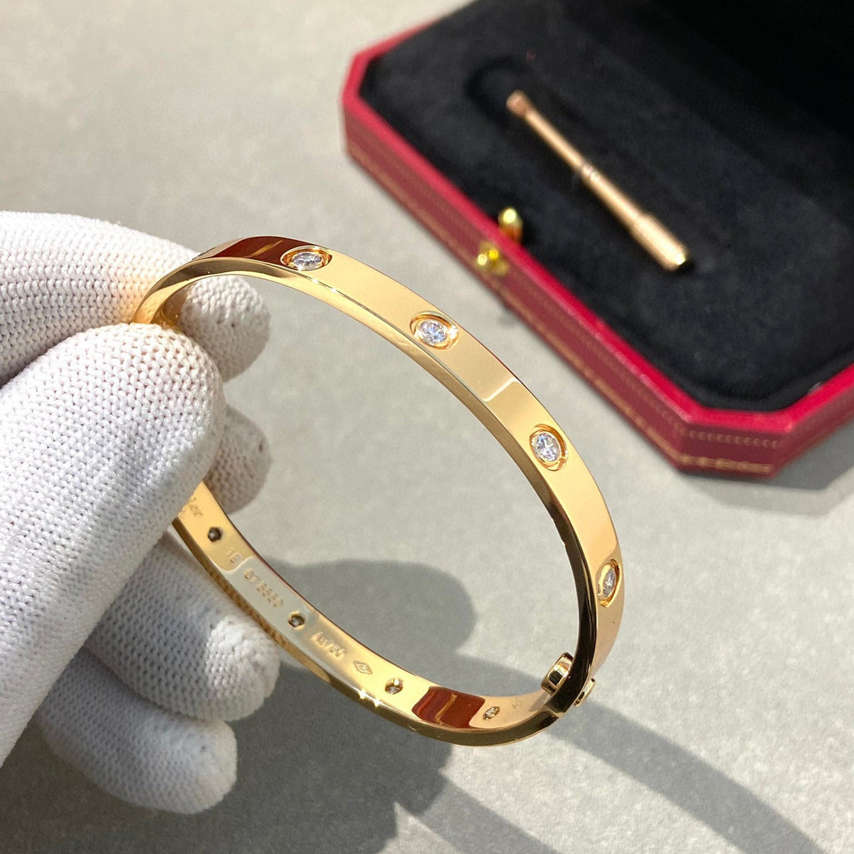 {
"Elowen jewelsry ": "Elowen Schmuck ",
"LOVE BRACELET 6.1MM 10 DIAMONDS": "LOVE ARMBAND 6,1 MM 10 DIAMANTEN"
}