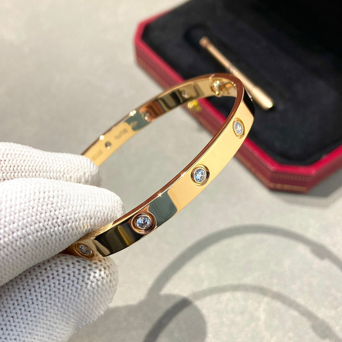 {
"Elowen jewelsry ": "Elowen Schmuck ",
"LOVE BRACELET 6.1MM 10 DIAMONDS": "LOVE ARMBAND 6,1 MM 10 DIAMANTEN"
}