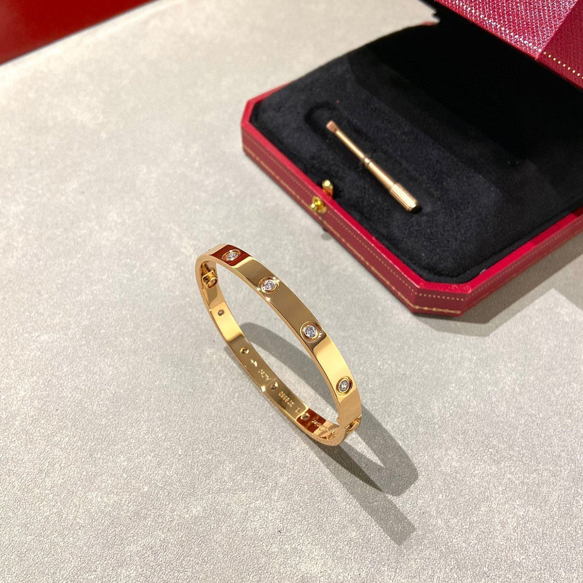 {
"Elowen jewelsry ": "Elowen Schmuck ",
"LOVE BRACELET 6.1MM 10 DIAMONDS": "LOVE ARMBAND 6,1 MM 10 DIAMANTEN"
}