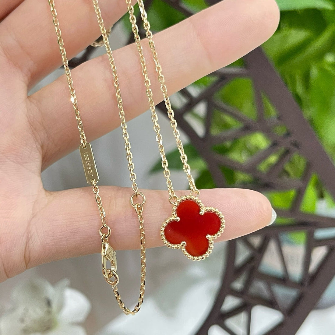 [Elowen jewelsry ]CLOVER 15MM CARNELIAN SINGLE FLOWER NECKLACE